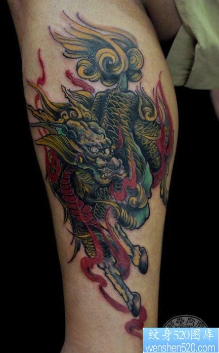 男性喜欢的腿部霸气的麒麟纹身图片