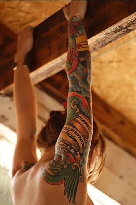 女士手臂花臂也有爱纹身图案