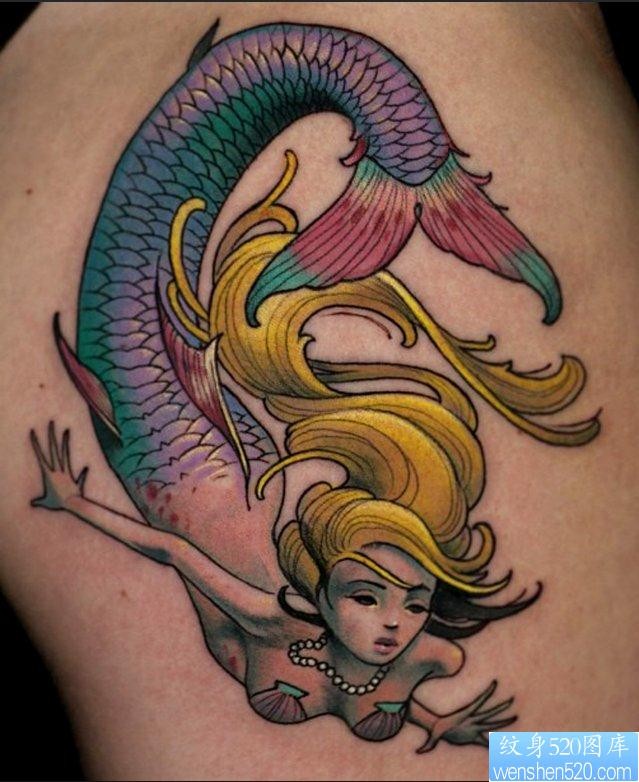一张彩色的美人鱼纹身图片
