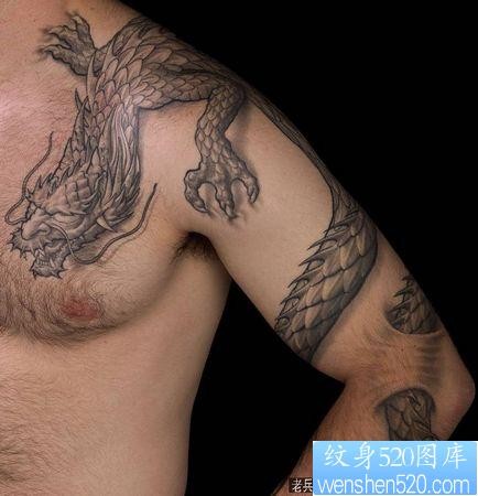 一张欧美披肩龙纹身图片纹身图案
