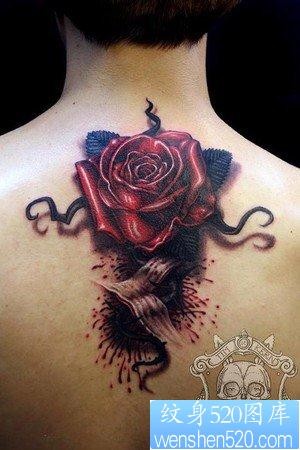 后背玫瑰花纹身图案