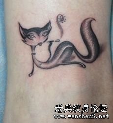 猫咪纹身图片―美女腿部猫咪纹身图片