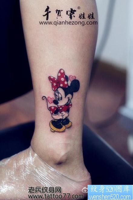 美女腿部可爱的米老鼠纹身图片