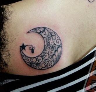 一张女人喜欢的图腾月亮纹身图片