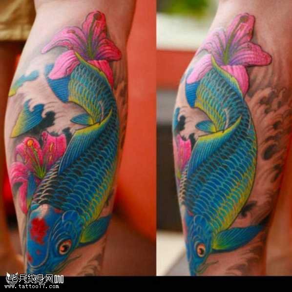 蓝鲤鱼百合花彩绘纹身图案