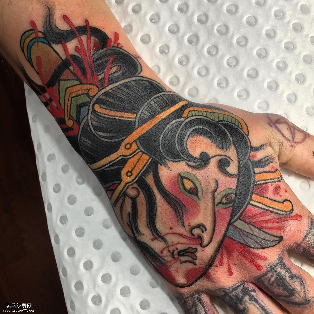 手背日本艺妓头像纹身图案