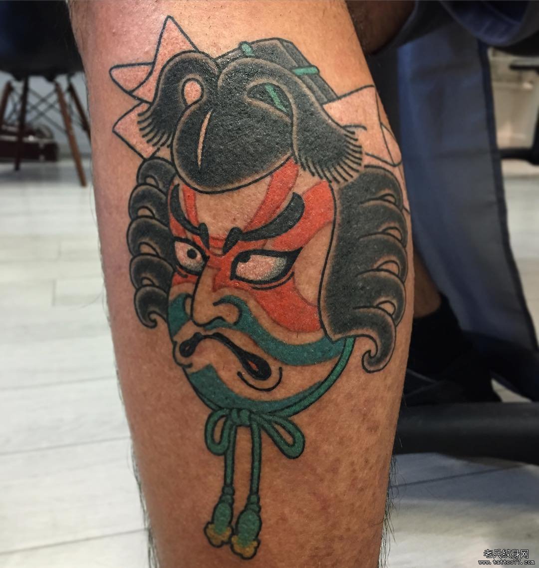 小腿彩色的日式武士tattoo图案