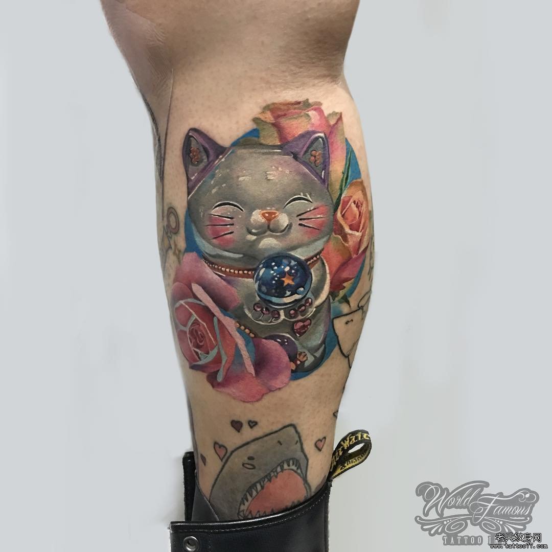 小腿招财猫玫瑰水晶球写实纹身图案