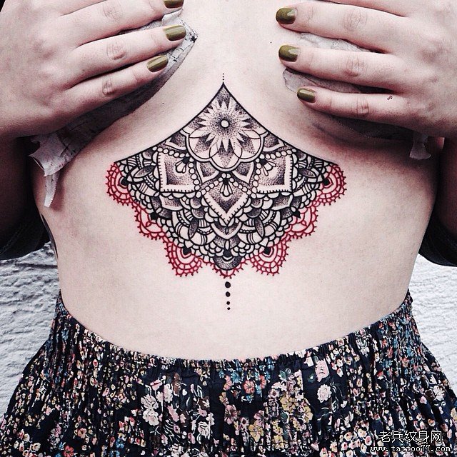 胸部性感梵花纹身tattoo图案