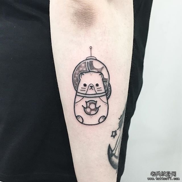 小臂卡通浣熊纹身图案tattoo