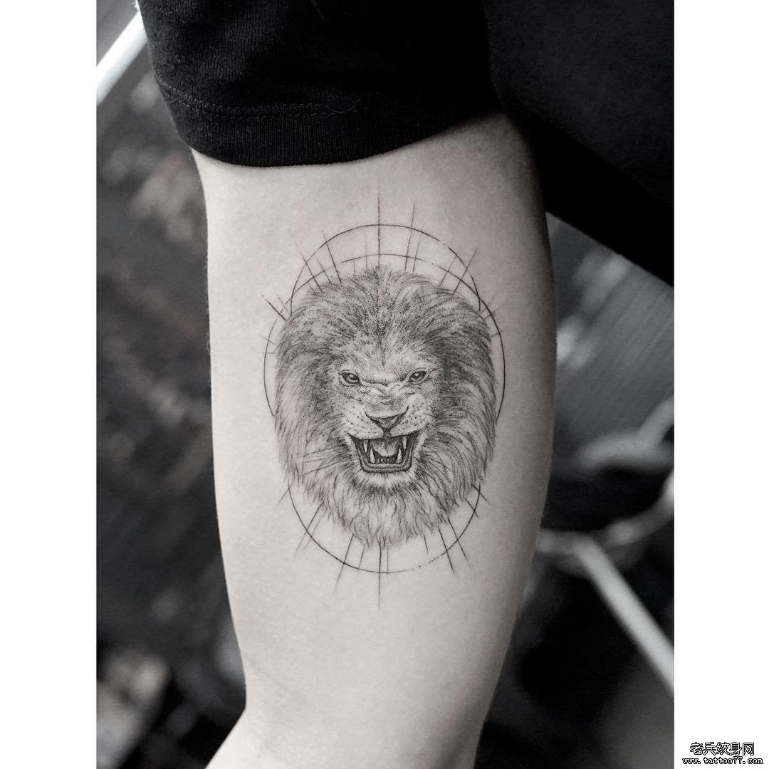 大臂内侧狮子头纹身图案