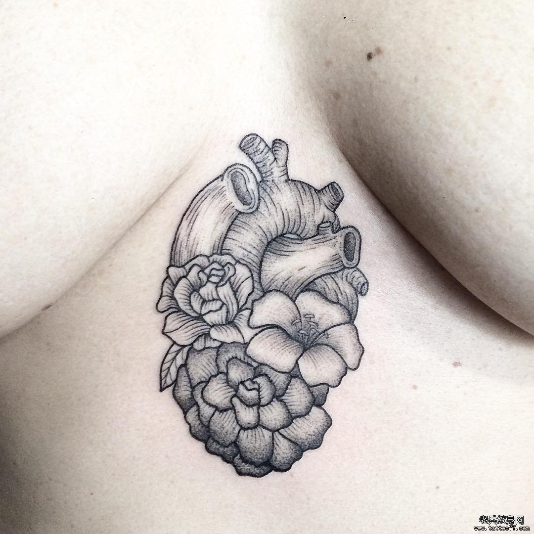胸部性感线条花蕊心脏纹身tattoo图案
