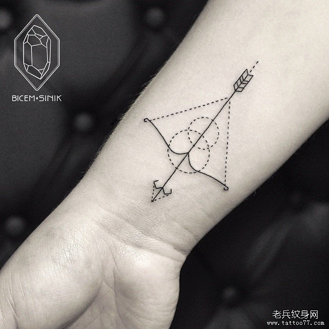 手腕几何弓箭小清新tattoo纹身图案