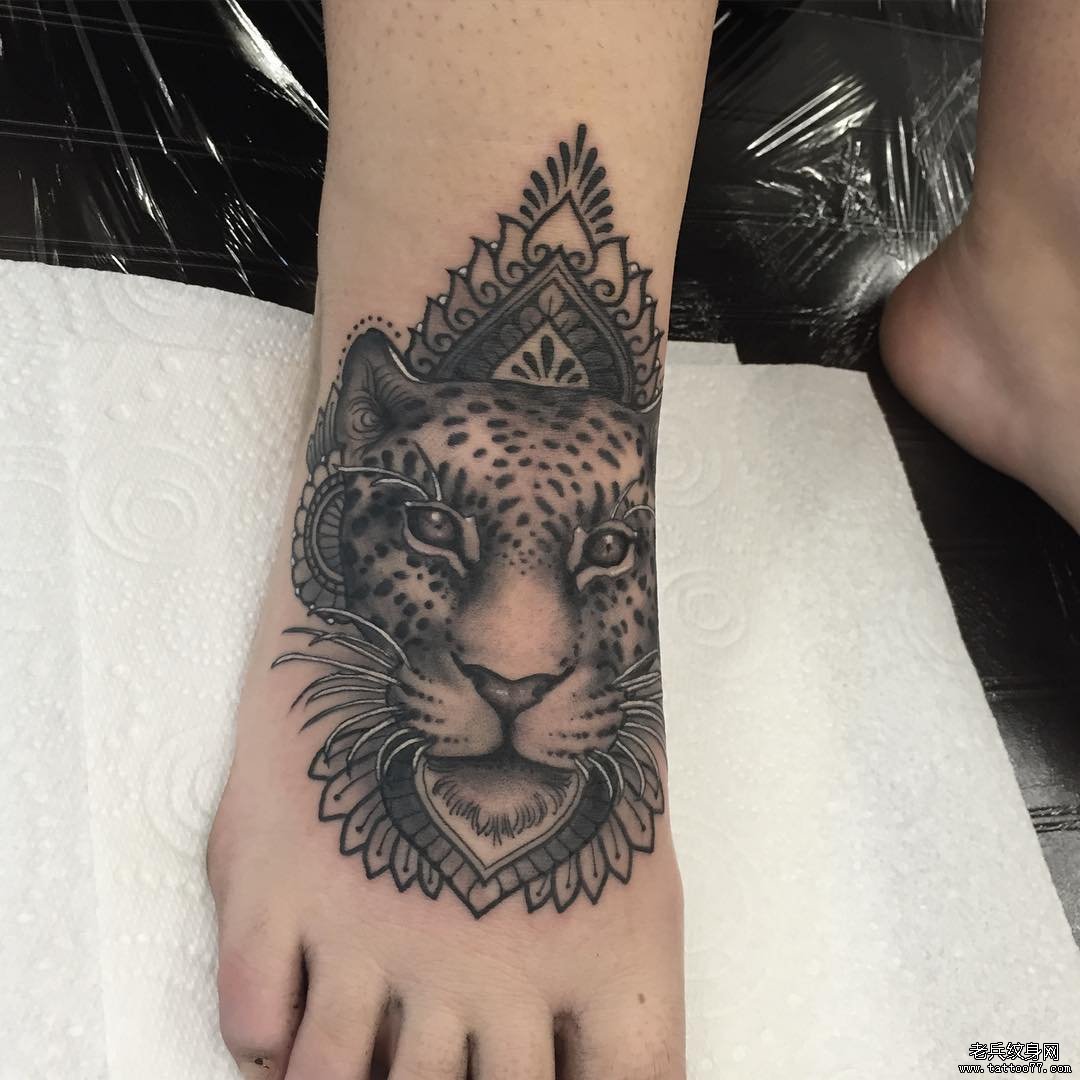 脚背豹子黑灰纹身tattoo图案