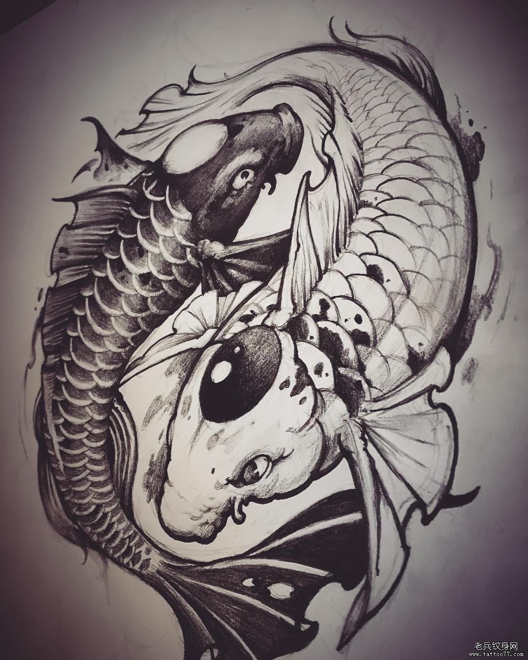 太极鲤鱼黑灰纹身图案手稿