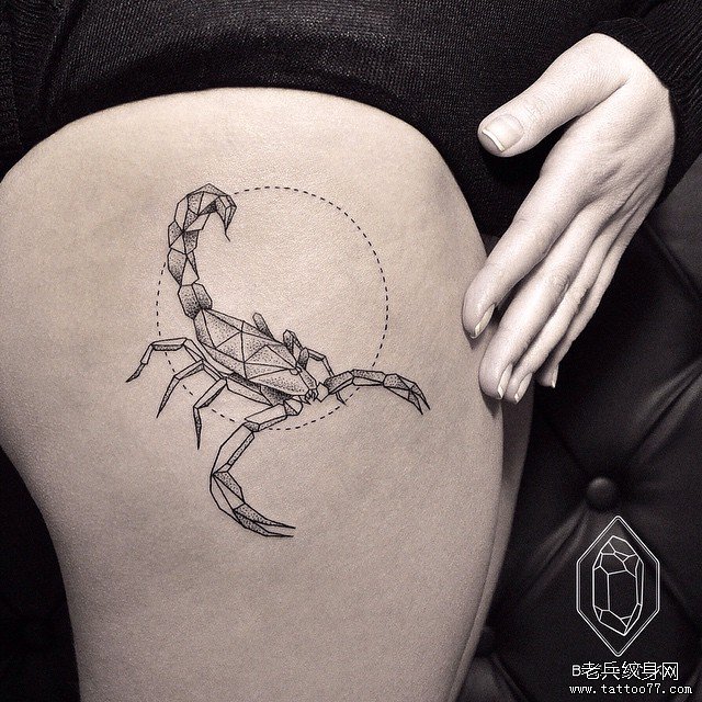 大腿蝎子几何点刺tattoo纹身图案