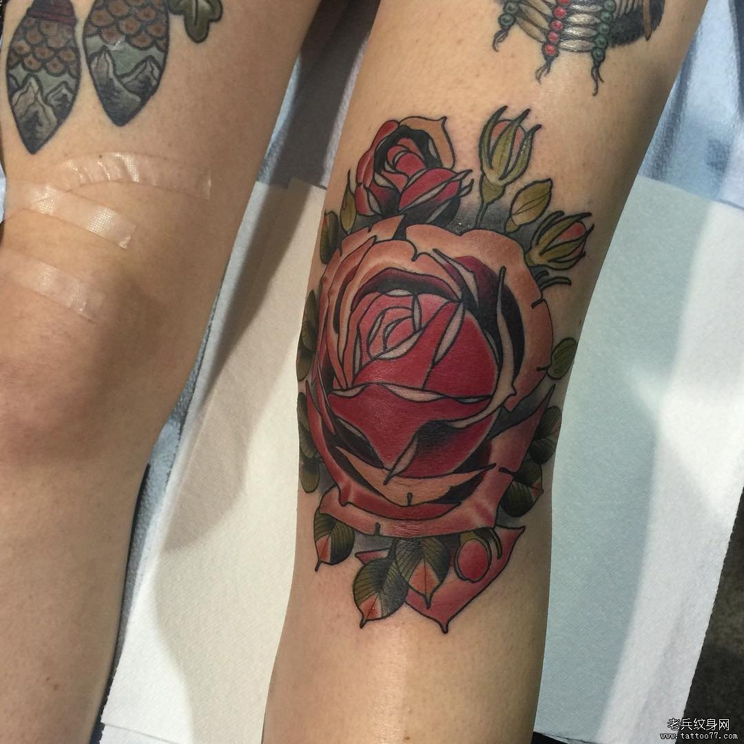 大腿school彩色玫瑰纹身图案