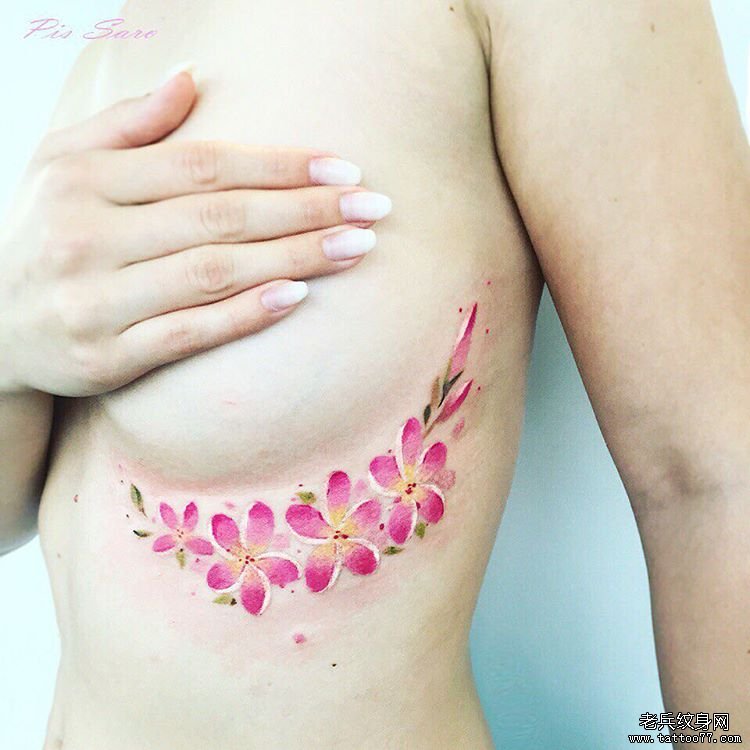 胸部花卉小清新纹身图案