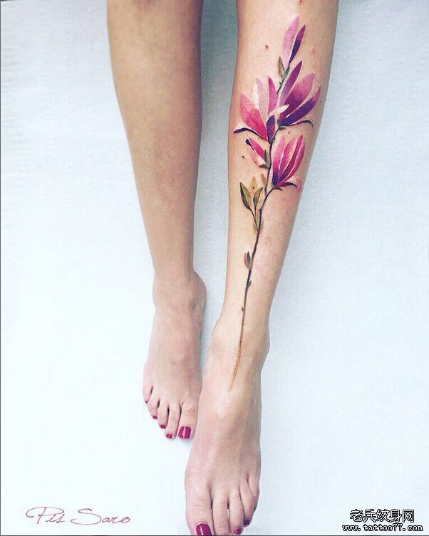 小腿彩色性感花卉纹身图案