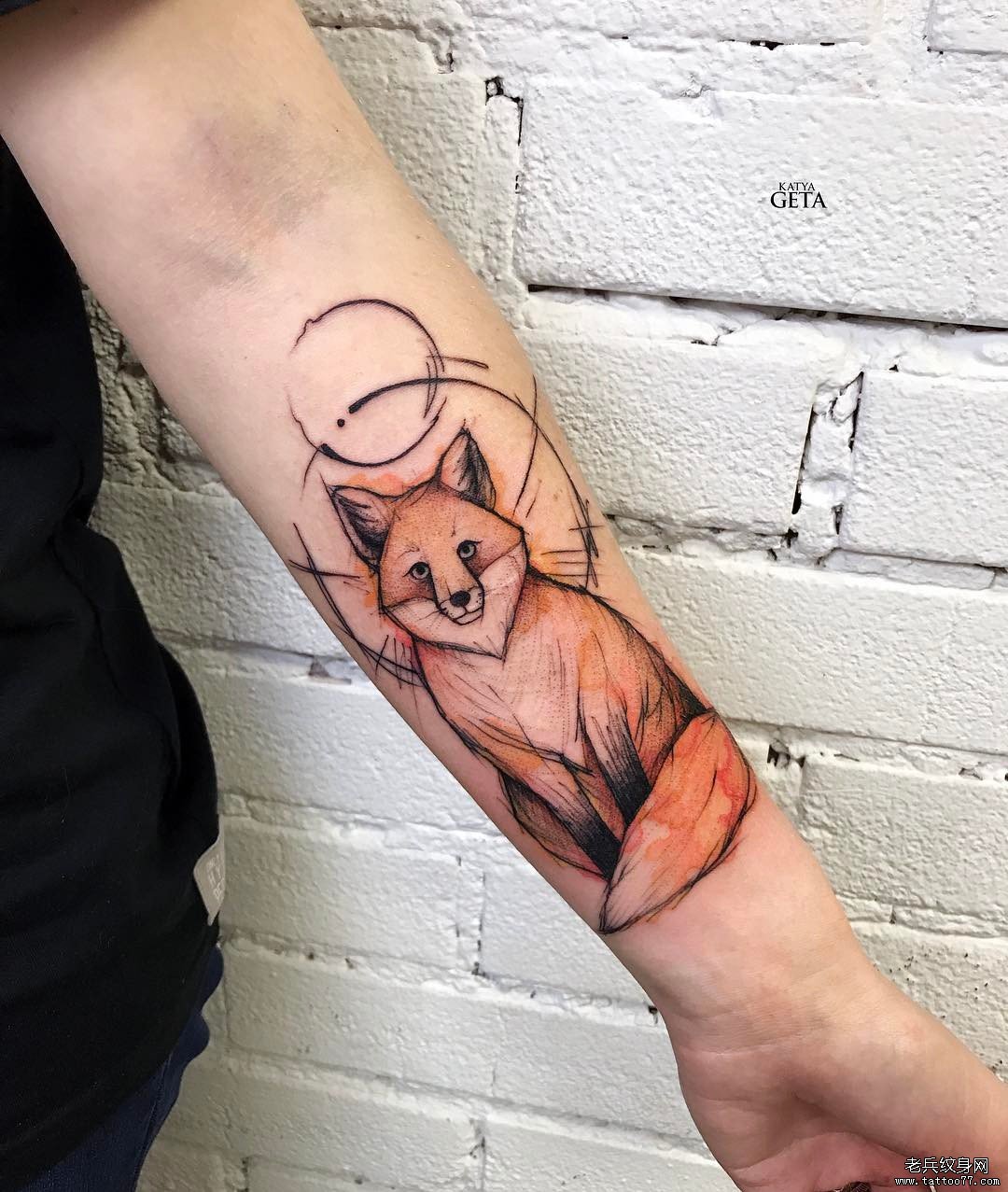 小臂欧美彩绘狐狸纹身图案