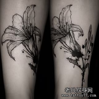 欧美小清新线条花卉纹身图案