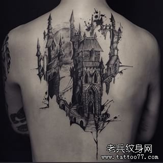 背部欧美城堡线条泼墨纹身图案
