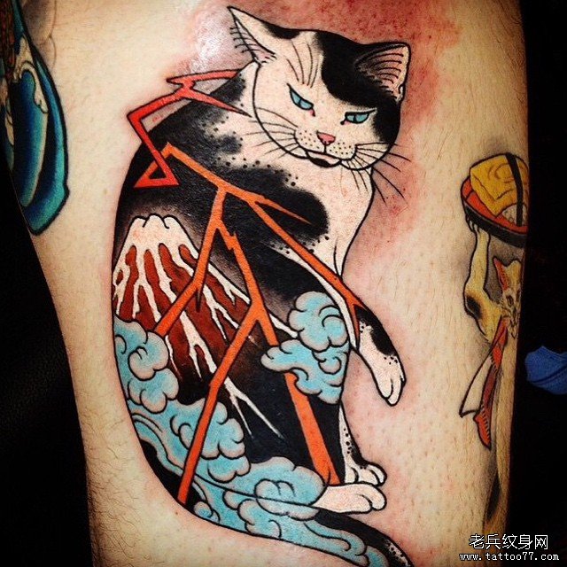 大臂日式传统猫富士山纹身图案