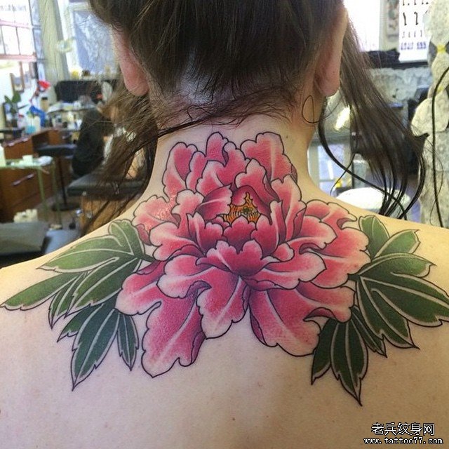 背部传统牡丹花彩绘纹身图案