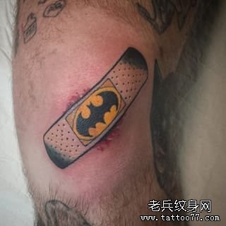 欧美创口贴蝙蝠纹身图案
