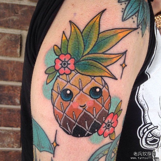 大臂欧美school菠萝花朵纹身图案