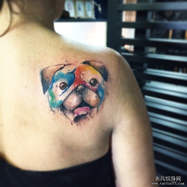 背部欧美泼墨狗头像纹身图案