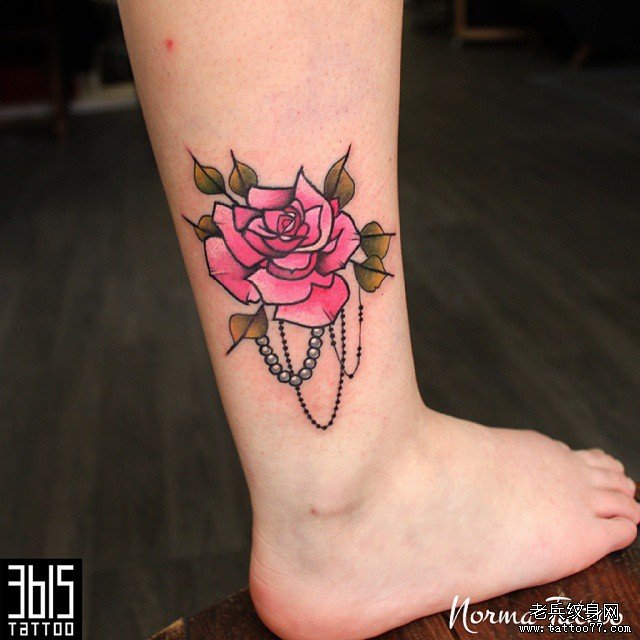 脚踝欧美玫瑰花纹身图案