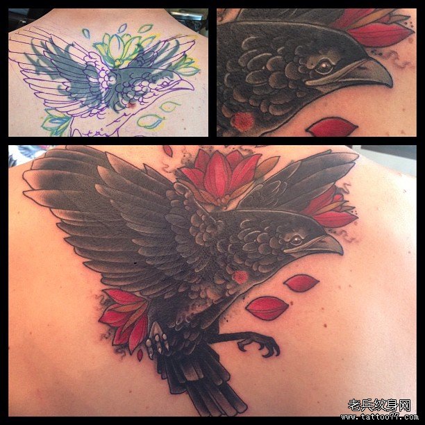 背部乌鸦花朵遮盖纹身图案
