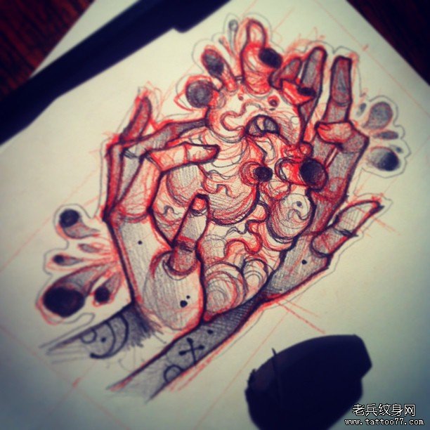 欧美school手心脏纹身图案手稿