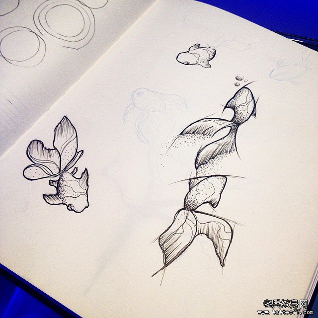 小清新金鱼点刺纹身图案手稿