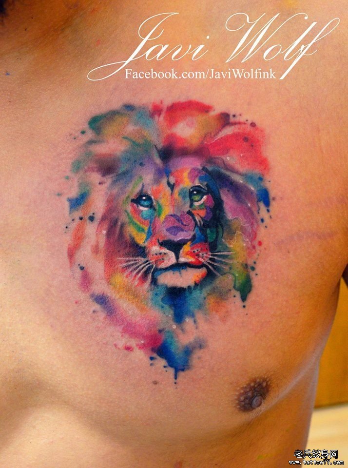 胸部彩色泼墨狮子纹身图案