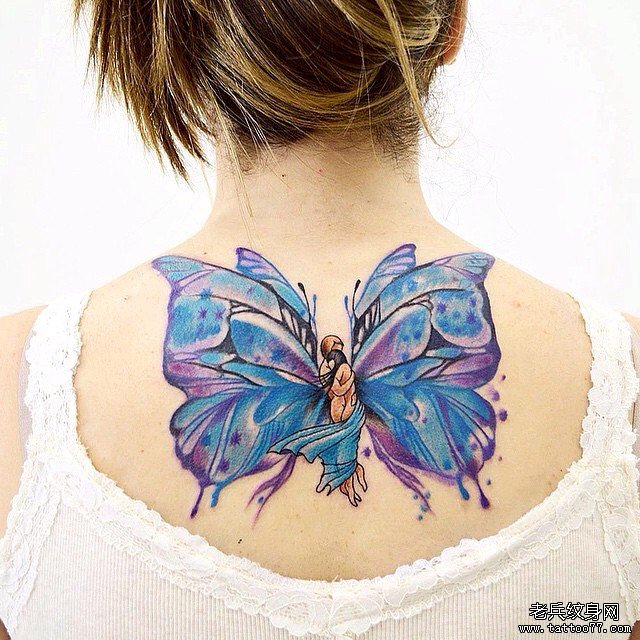 背部彩色泼墨蝴蝶和人像纹身图案