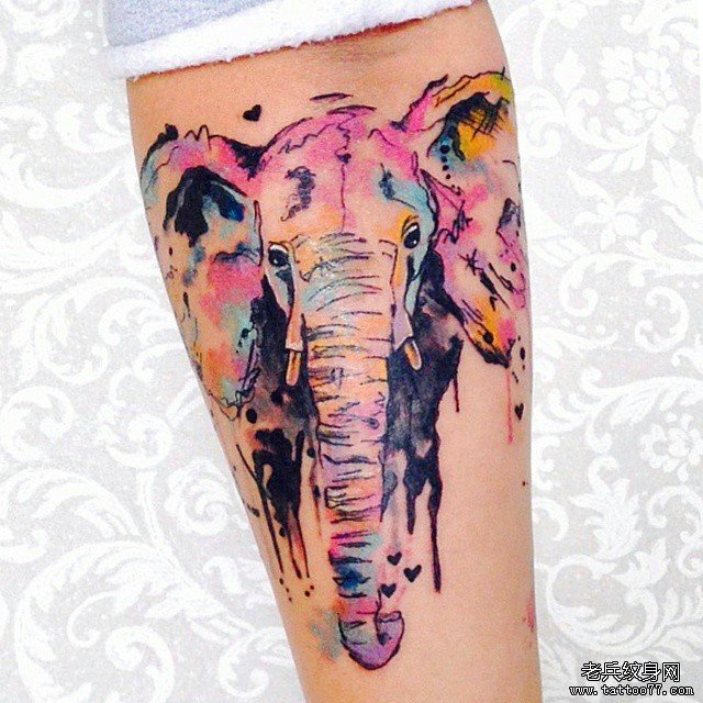 小臂彩色泼墨大象纹身图案