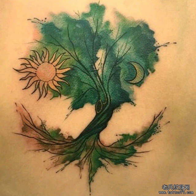 背部泼墨小清新树太阳月亮纹身图案