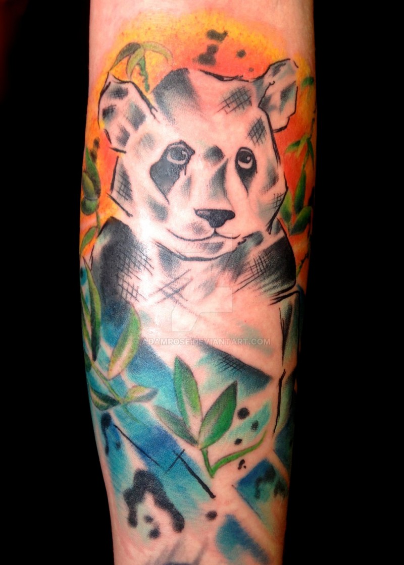 抽象风格彩色的熊猫手臂纹身图案