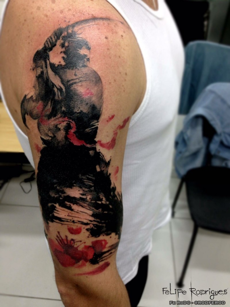 大臂抽象风格彩色的武士纹身图案