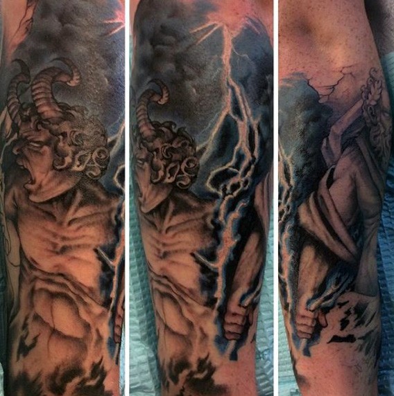 令人难以置信的黑白恶魔怪兽手臂纹身图案
