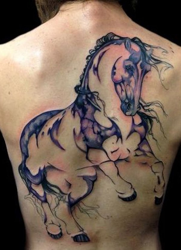 背部中等大小的彩色抽象马纹身图案