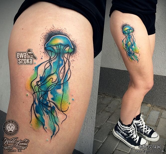 女性大腿水母泼墨水彩点刺纹身图案