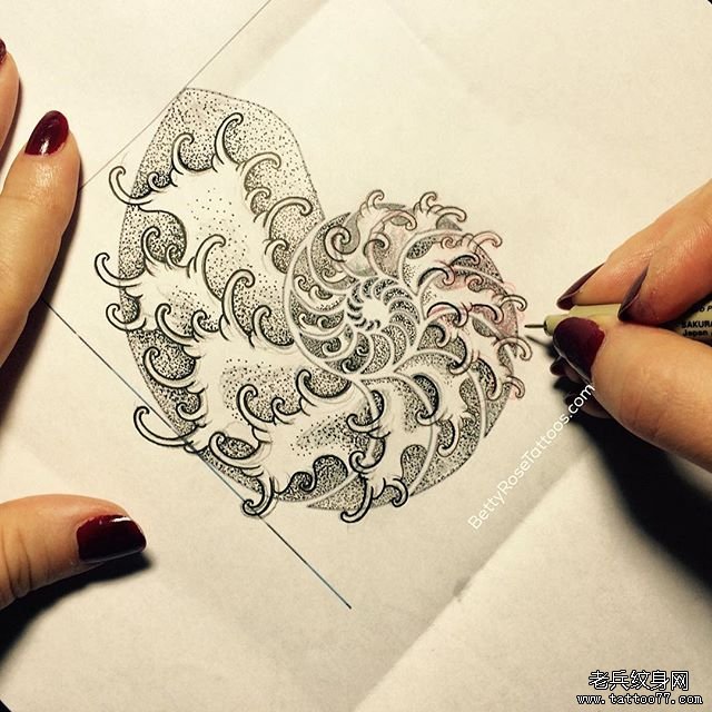 点刺浪花海螺纹身图案手稿