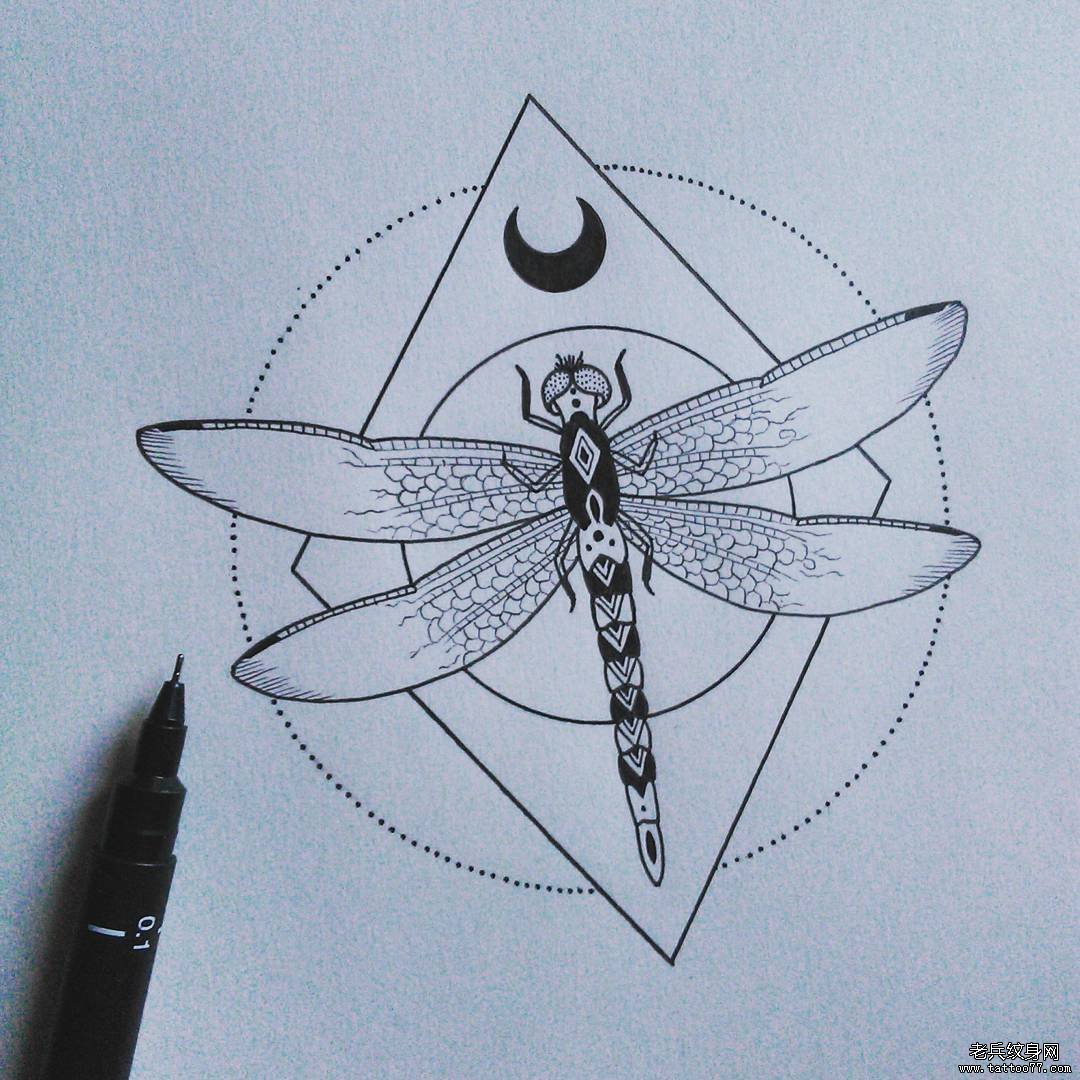 欧美蜻蜓几何月亮纹身图案手稿