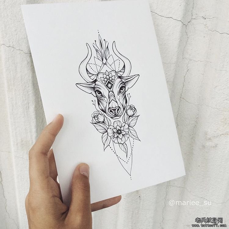欧美牛头点刺花朵线条纹身图案手稿