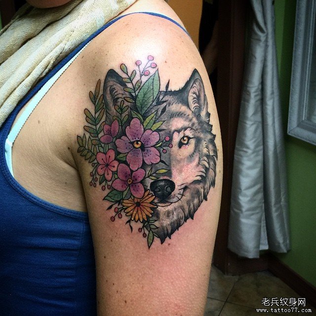 大臂欧美狼头花卉彩绘纹身图案