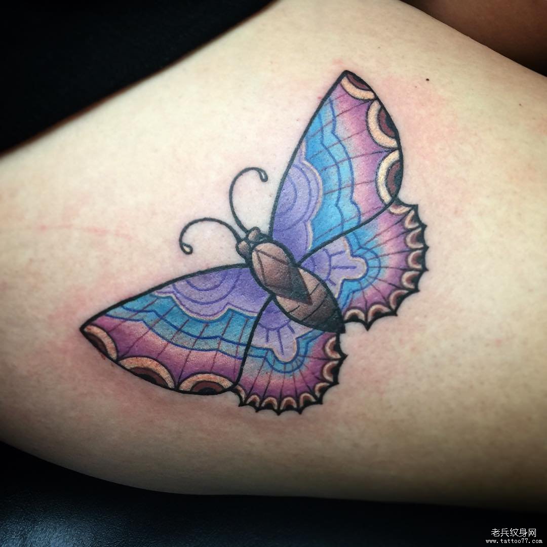 大腿彩绘蝴蝶纹身图案