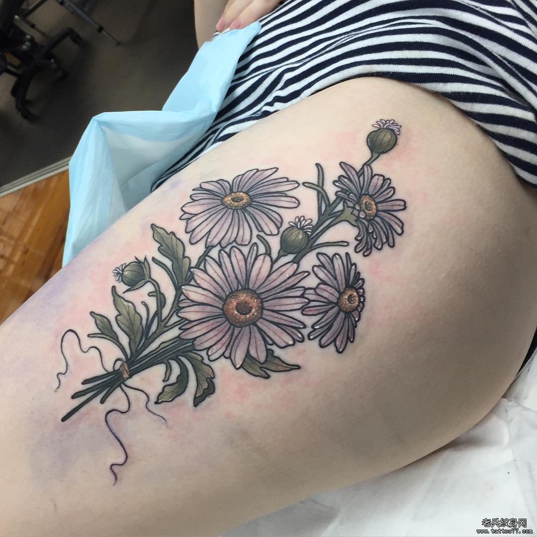大腿欧美小清新一束菊花彩绘纹身图案